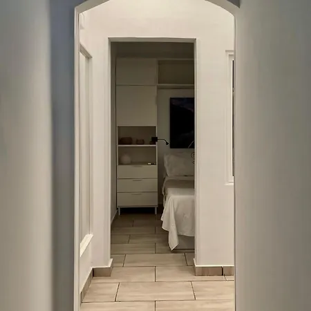 Vivienda Crispin Apartment *
